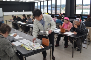 酒蔵見学、生け花、闘茶会